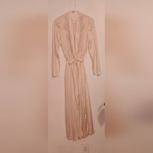 Henson Kickernick Vintage Cream Nightgown Robe